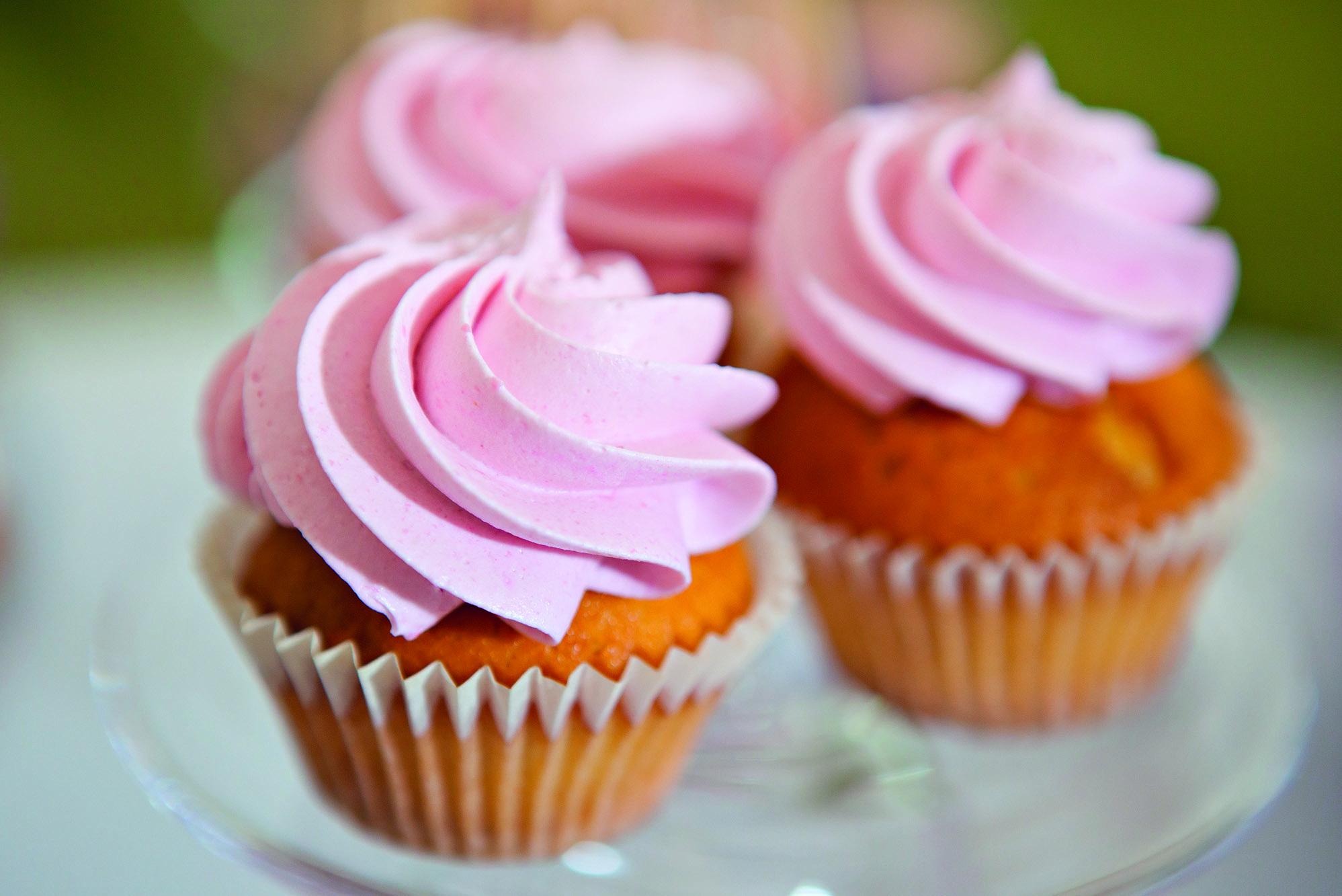 Cupcakes avec un glaçage framboise